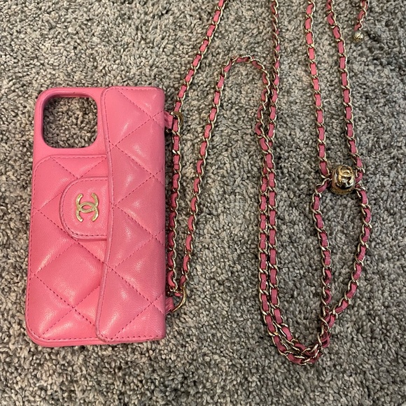 CHANEL IPHONE 12 PRO USED GOOD CONDITION - Picture 15 of 15